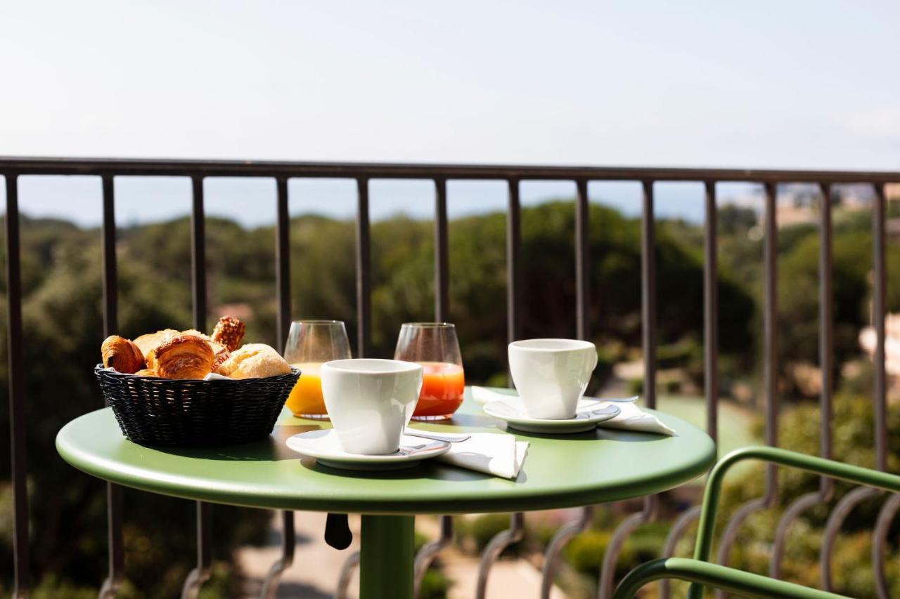 Hotel Du Parc Cavalaire Sur Mer Exteriör bild