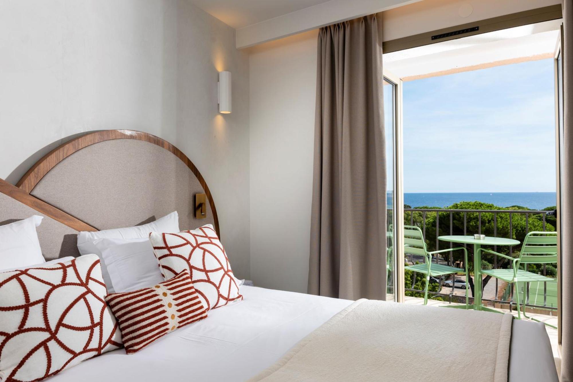 Hotel Du Parc Cavalaire Sur Mer Exteriör bild