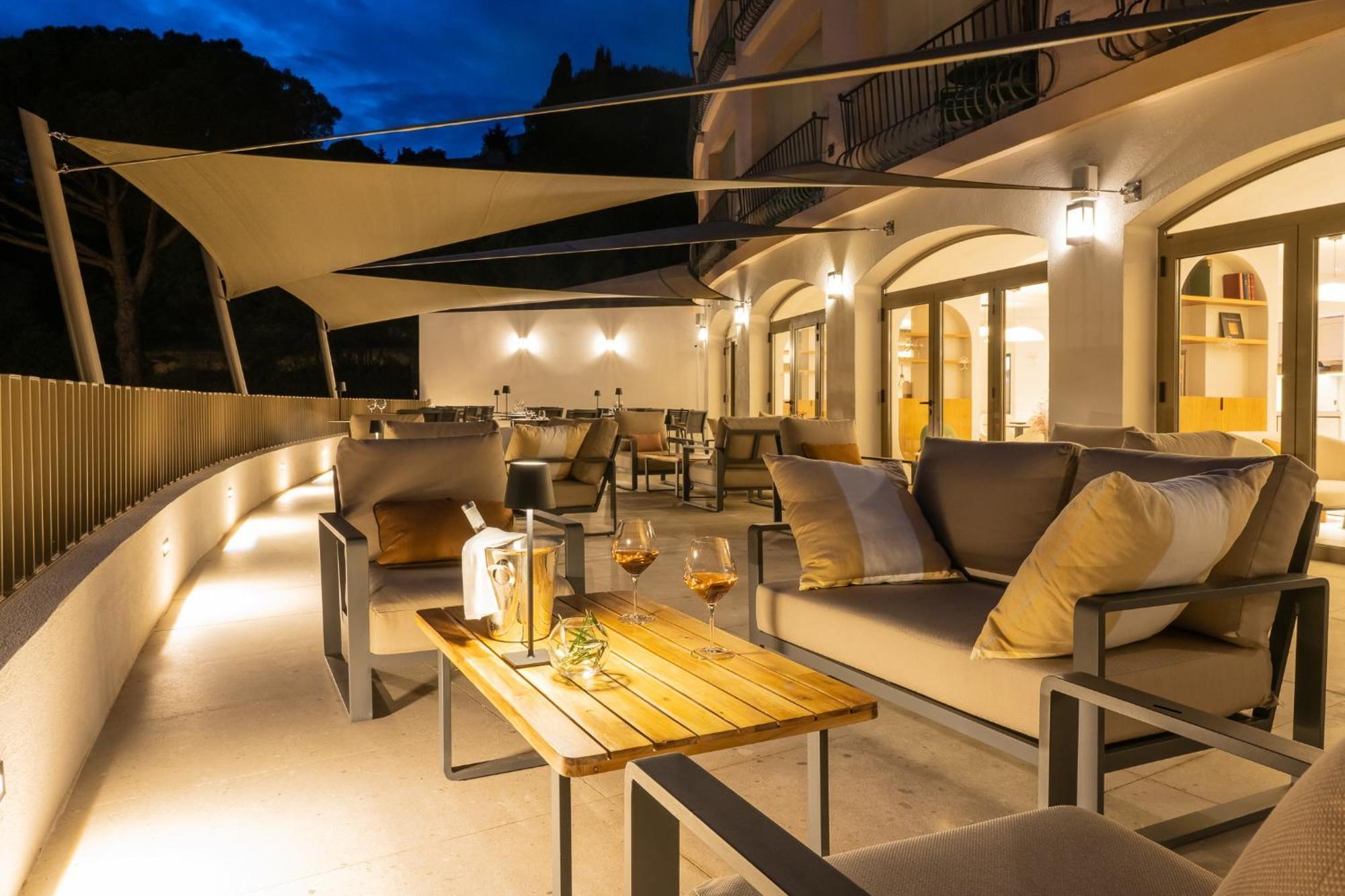 Hotel Du Parc Cavalaire Sur Mer Exteriör bild